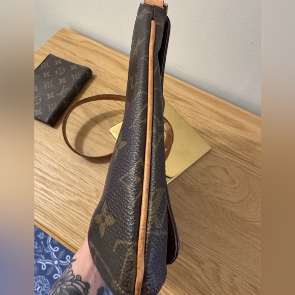 Authentic Vintage Louis Vuitton Small Agenda and Salsa Shoulder Bag Bundle - Picture 9 of 17